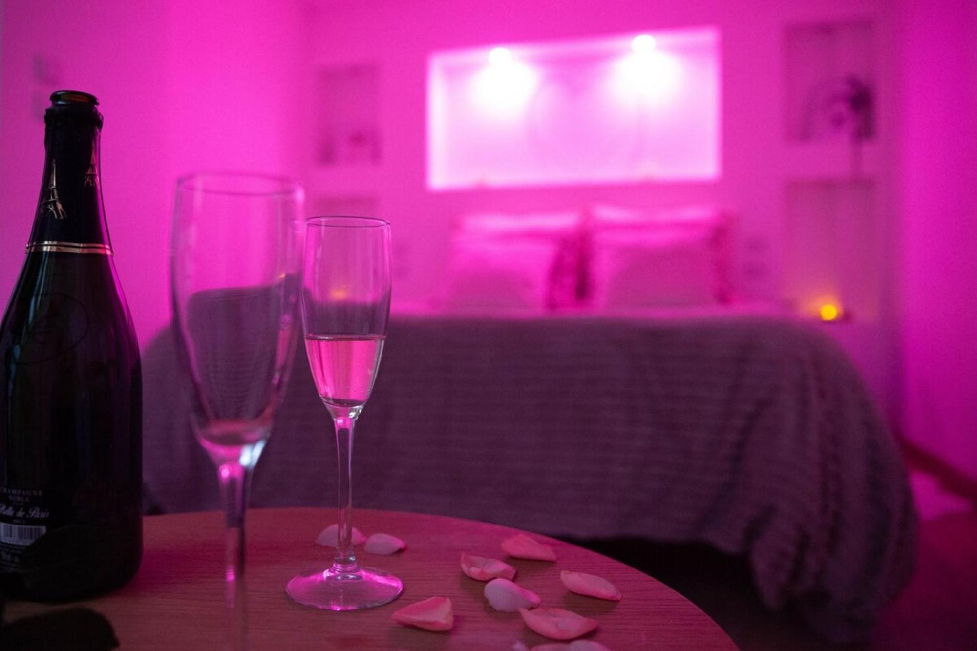 Love Room Perpignan Jacuzzi & Ambiance Romantique Villeneuve-de-la-Raho Eksteriør bilde